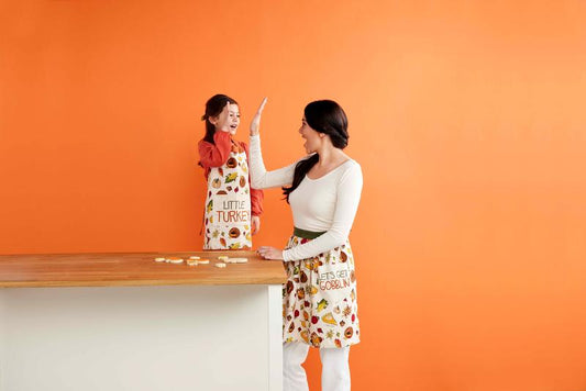 Mom and Me Thanksgiving Aprons