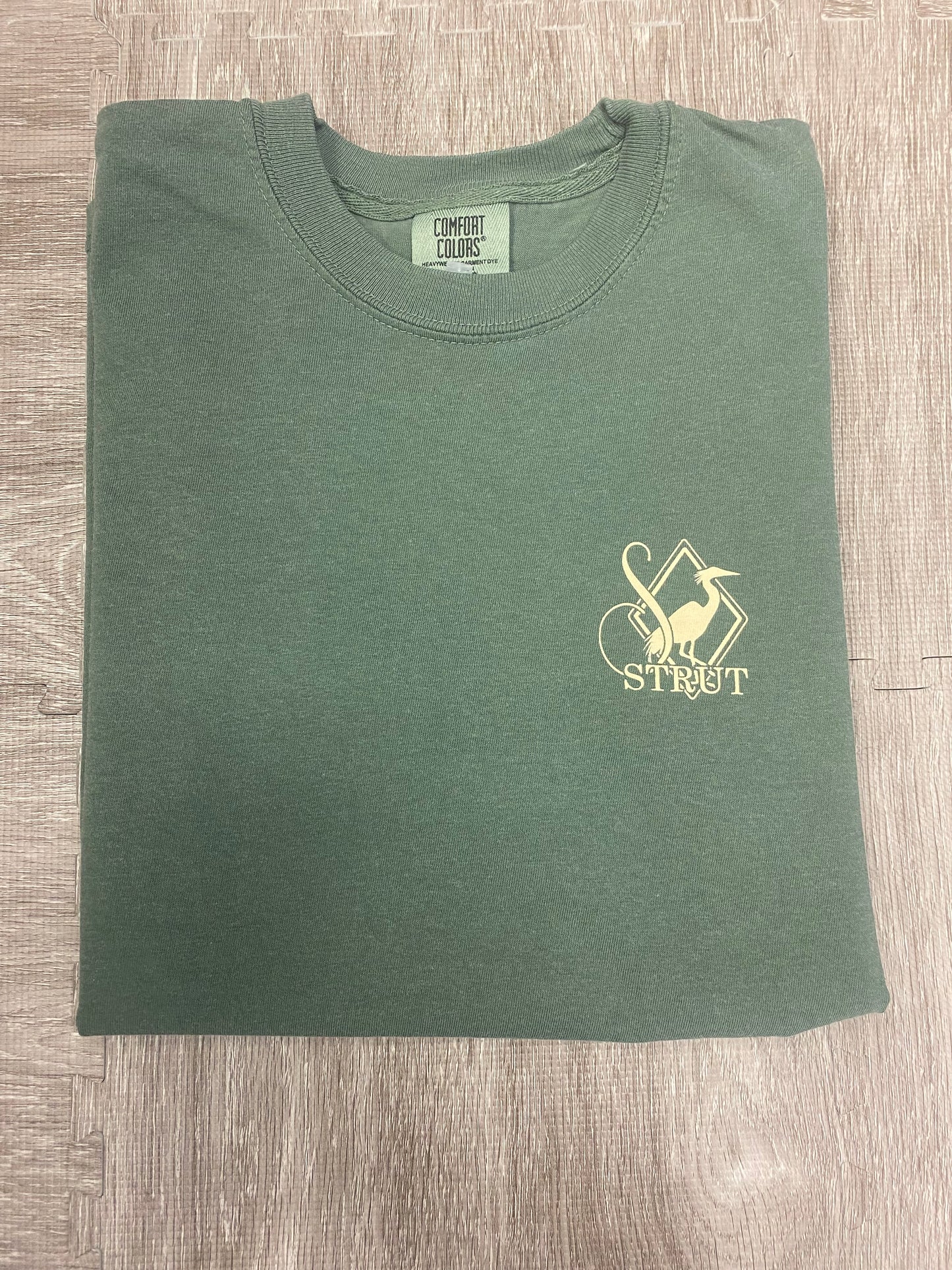 Southern Strut T-Shirt with Duck Hunt Label in color Moss