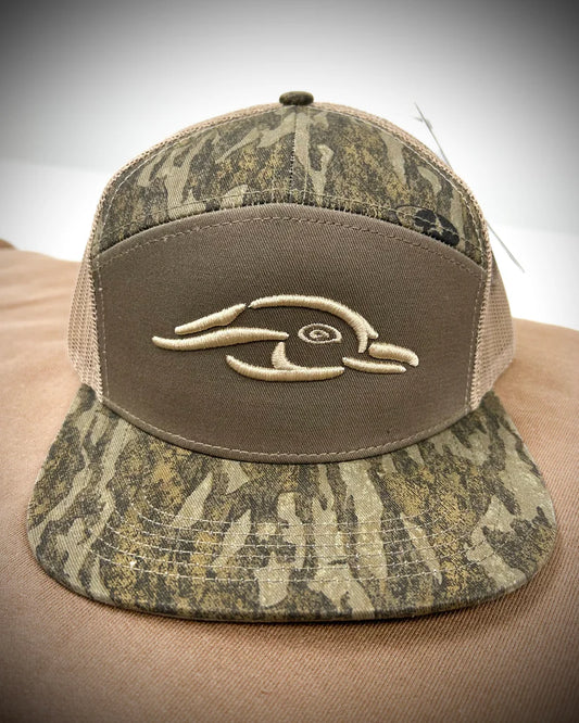 American Flyway Waterfowl Mossy Oak New Bottomland & Sage Duck Logo