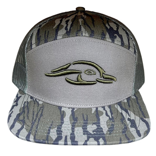 American Flyway Waterfowl Mossy Oak Bottomland & Sage Duck Logo